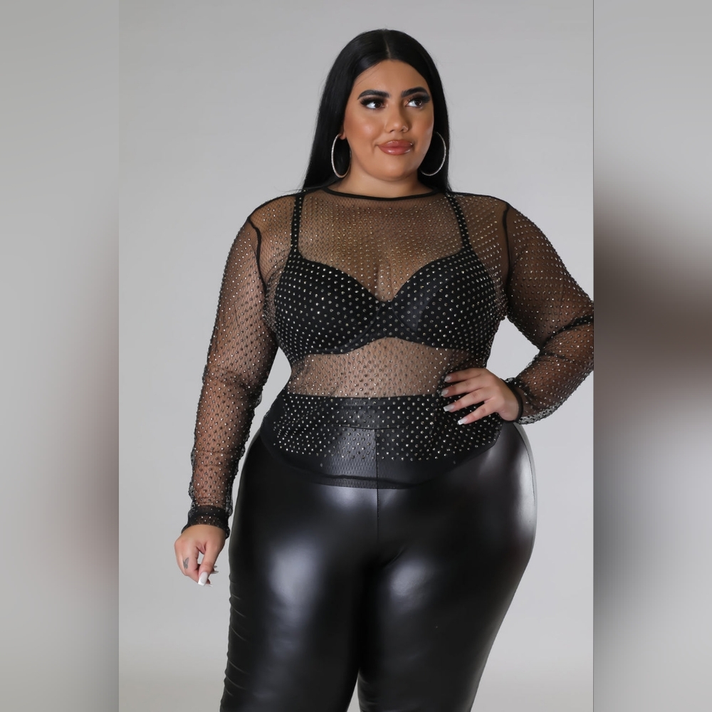 Looking spicy Rhinstones top 3x